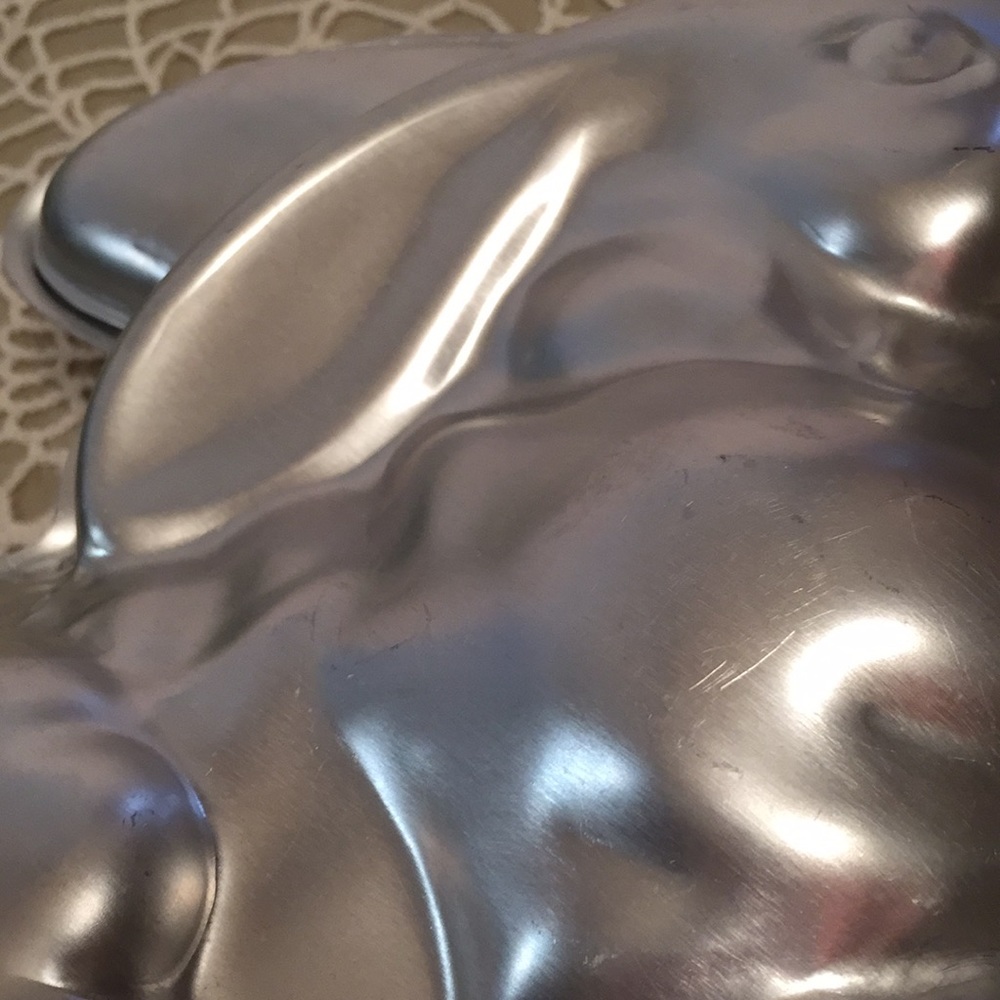 Vintage 3D Bunny Rabbit Cake Pan Mold - Picture 11 of 15